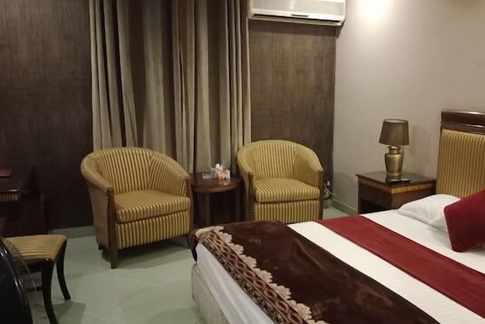 Deluxe Double Room photo 2