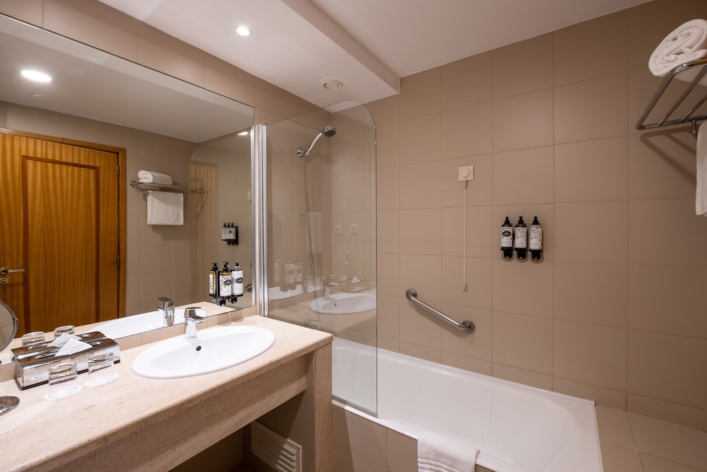 Classic Double or Twin Room - Photo 4