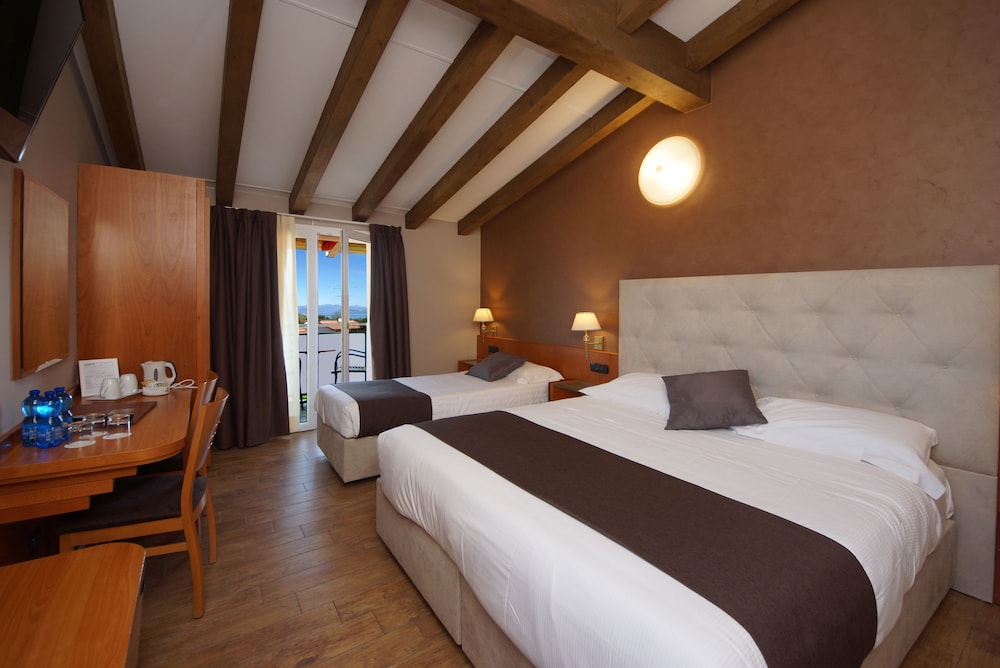 Triple Room - Photo 2