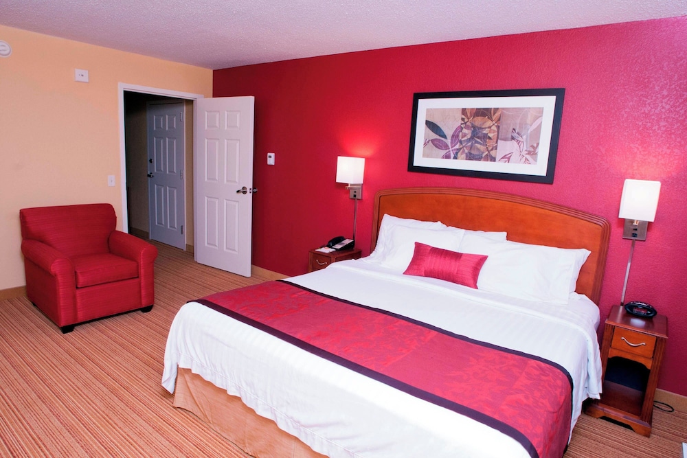 Junior Suite, 1 King Bed with Sofa bed - Photo 2