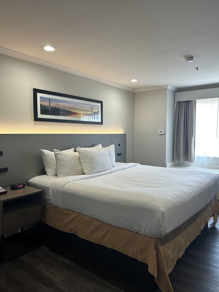 Suite, 1 King Bed, Non Smoking