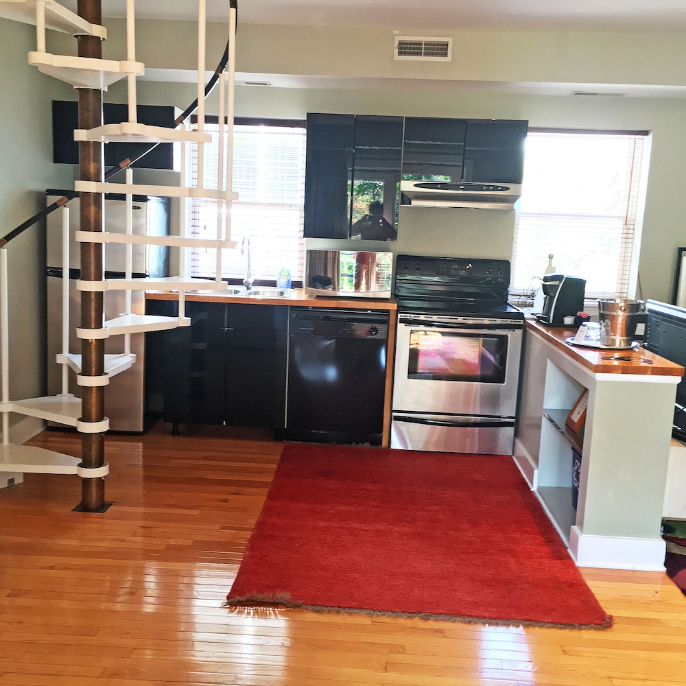 Wedding Suite. 103. King. Balcony - Photo 11