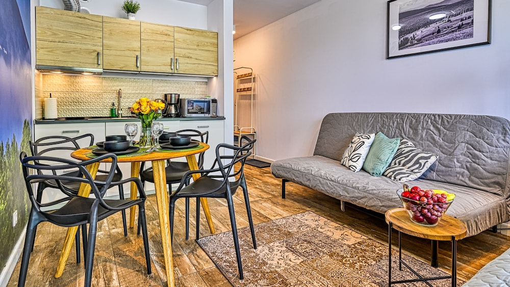 Apartment (9)