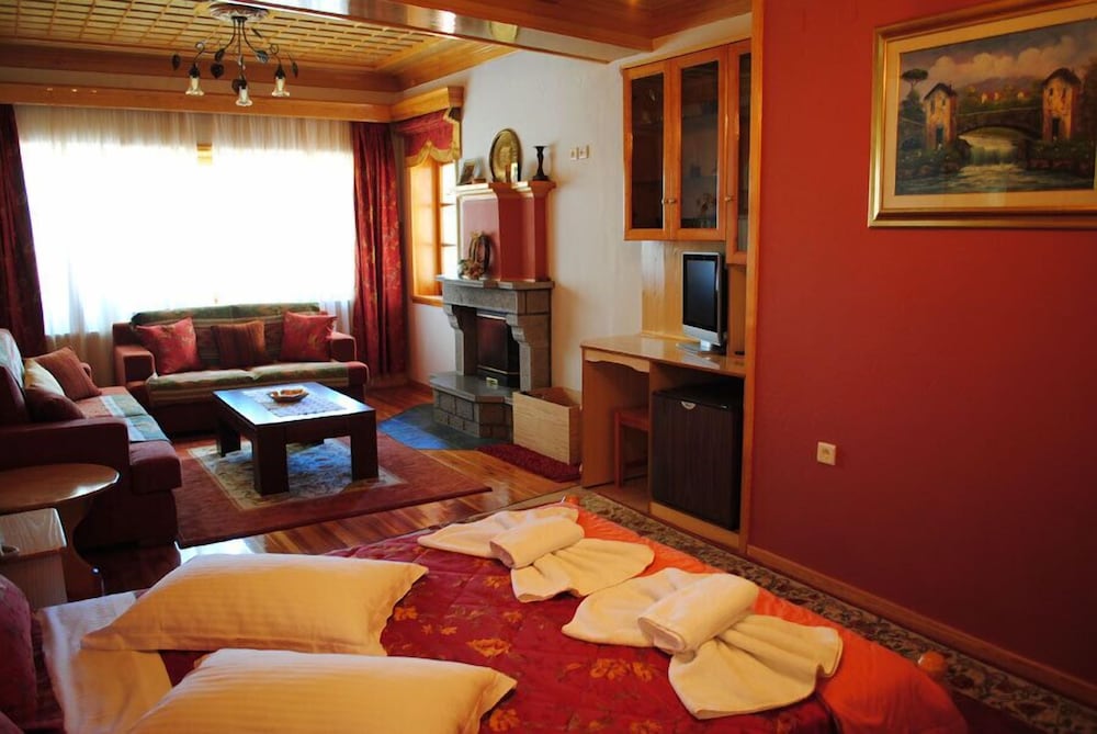 Double Room, Fireplace, Mountain View (spa tub) photo 1