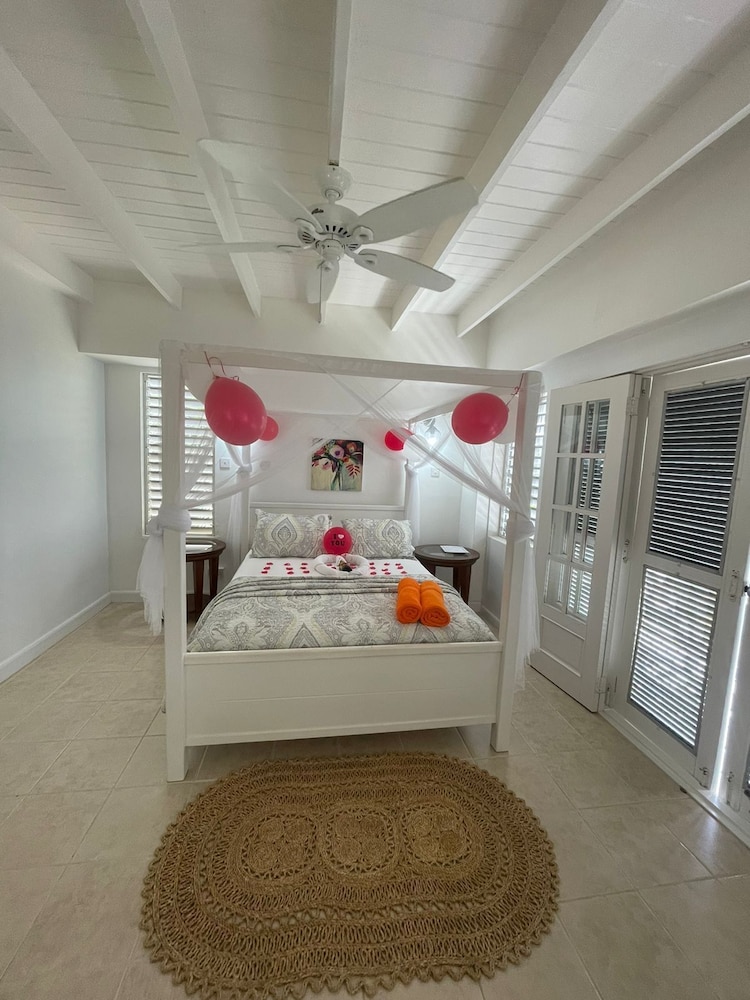 Villa photo 1