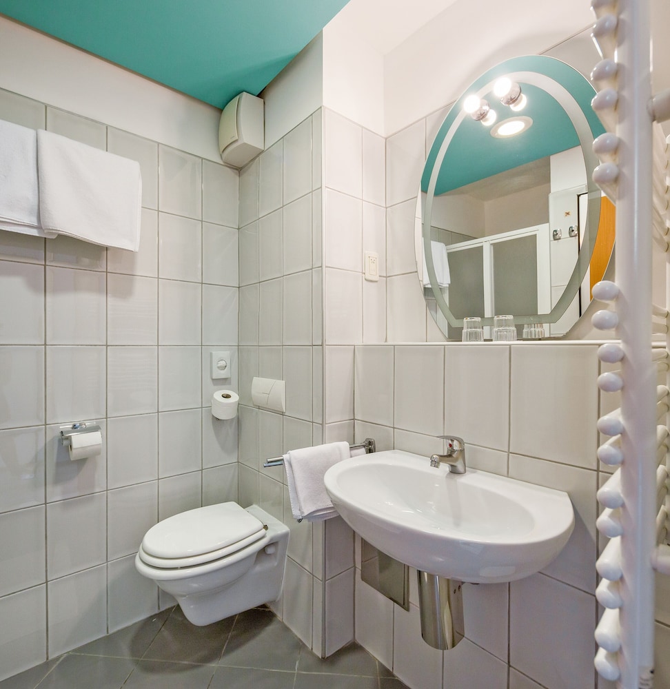 Standard Double or Twin Room, Balcony (3***) photo 3