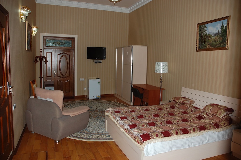 Family Room, 1 Bedroom photo 1