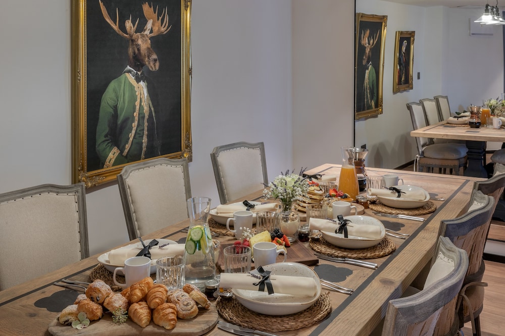 The Marylebone Suite with Executive Lounge Access (2+2)