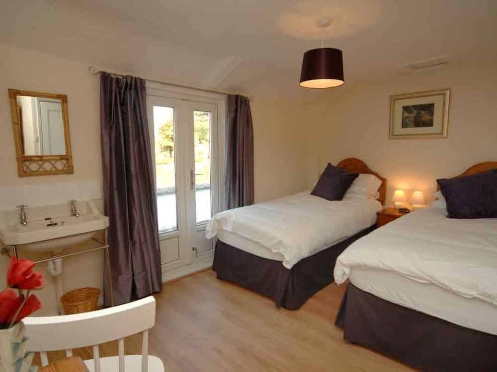 Cottage photo 2