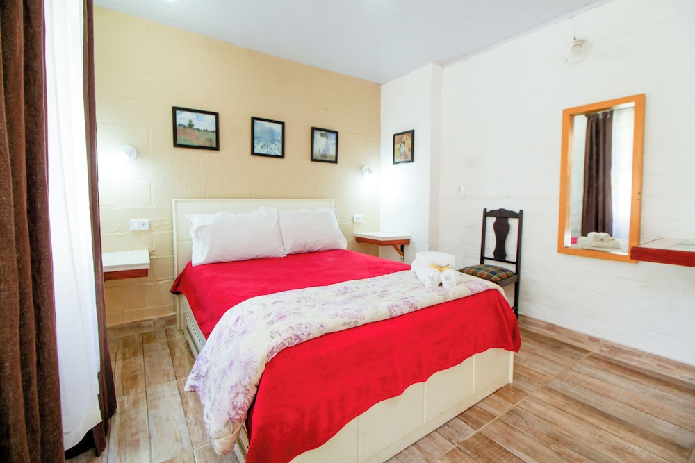 Standard Double or Twin Room photo 1