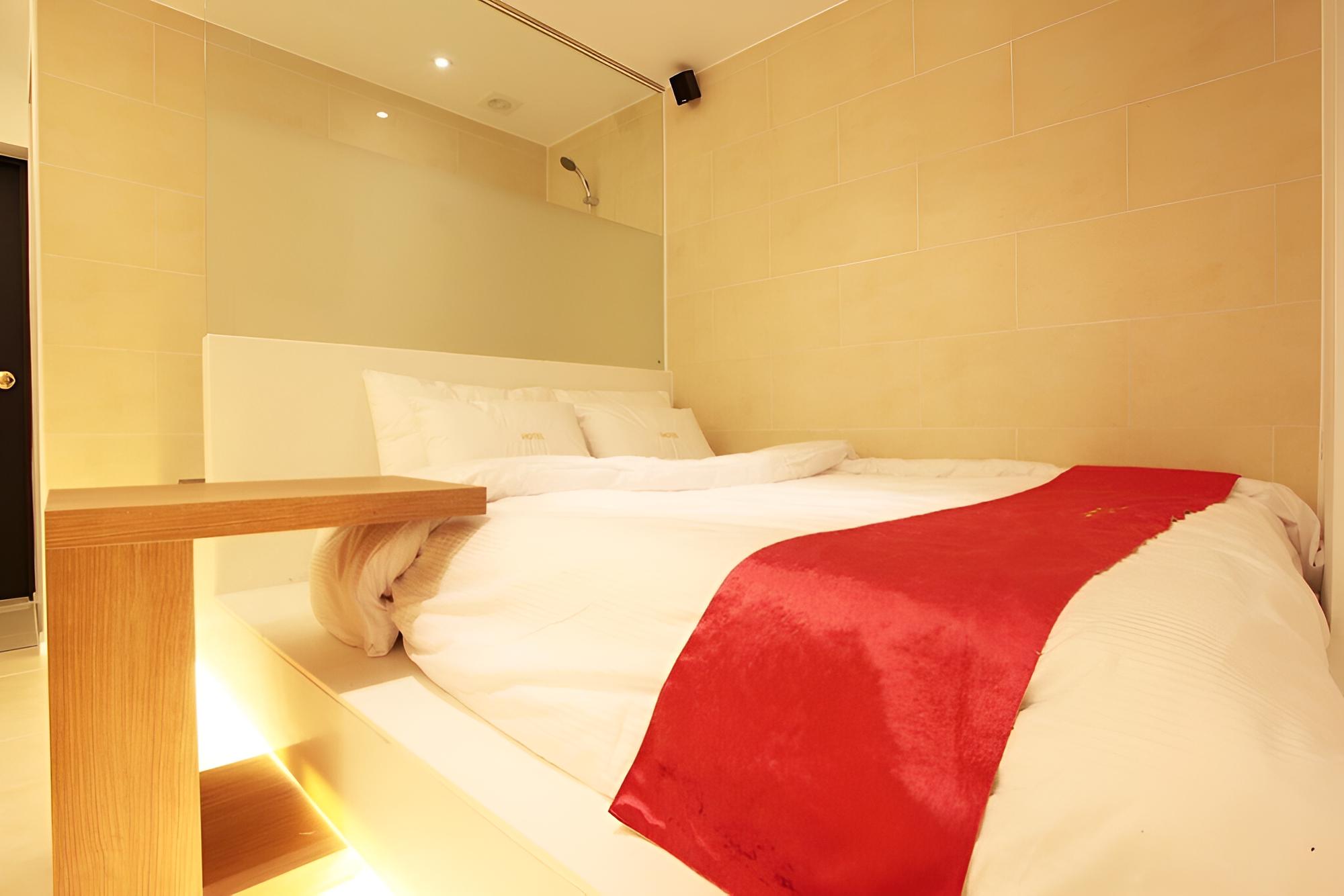 Room (Semi-special Room (Netflix available ) - Photo 7