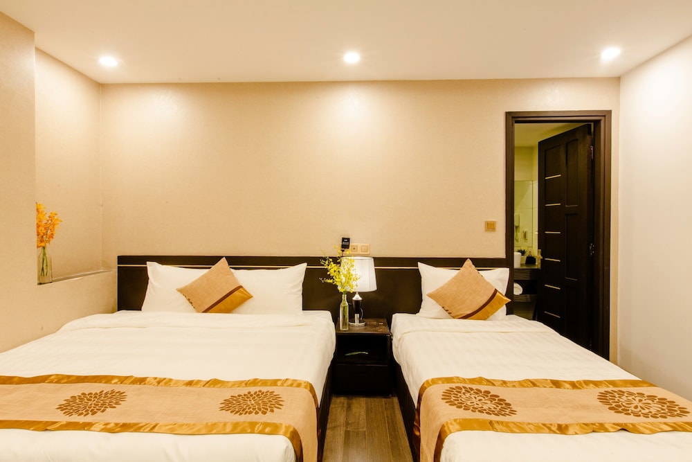 Deluxe King Room photo 2