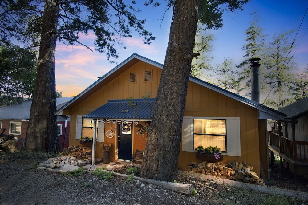 Cabin, 2 Bedrooms photo 2