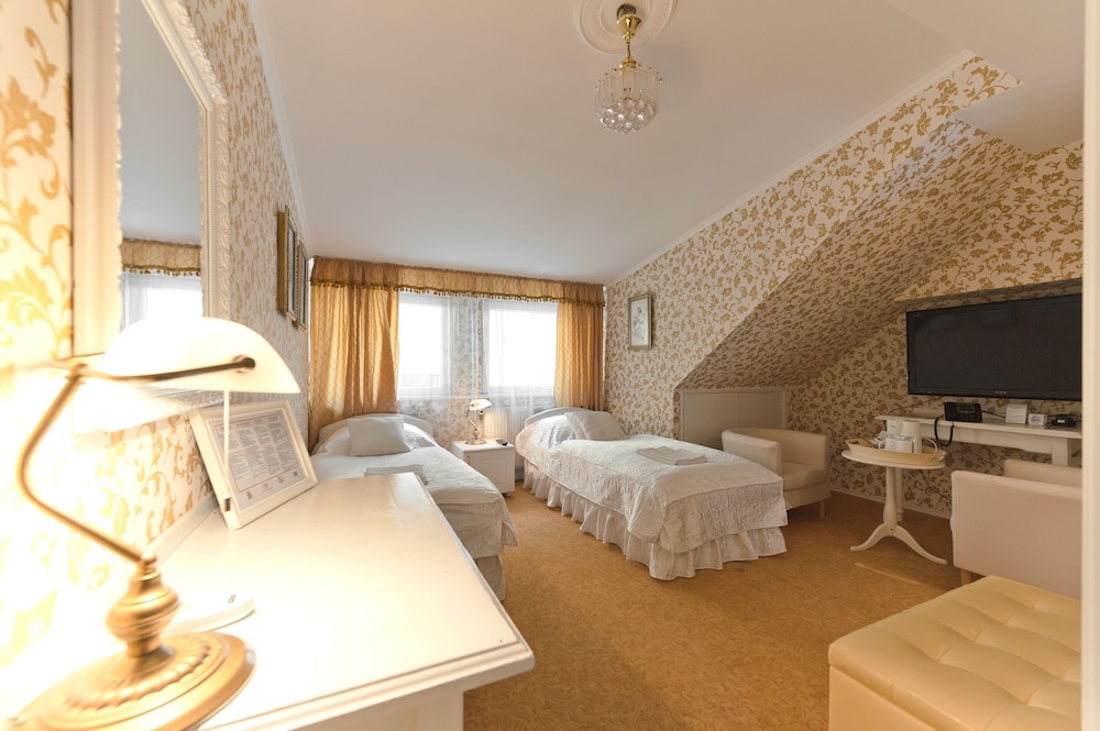 Classic Twin Room