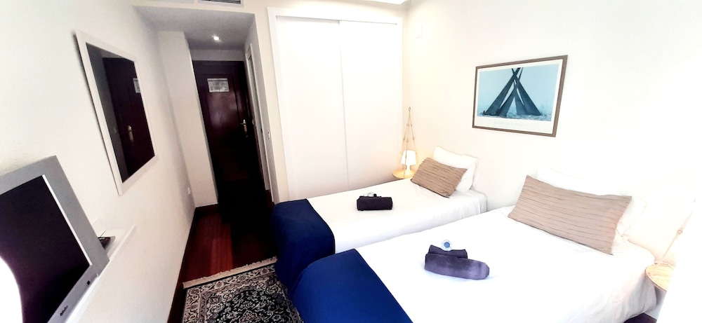 Comfort Twin Room, 2 Twin Beds, Private Bathroom
