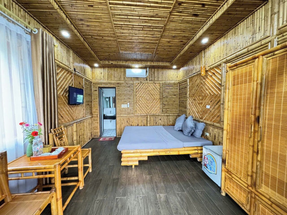 Basic Bungalow, Balcony, Garden View photo 1