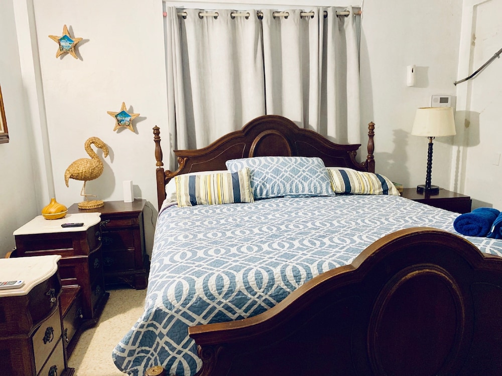 VA 103 Studio Villa / Kitchen / King Size Bed, Ocean Front Property photo 3