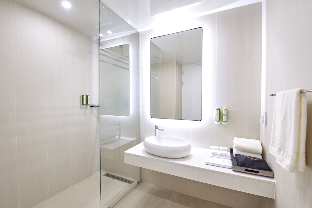 Superior Double Room (Shower)