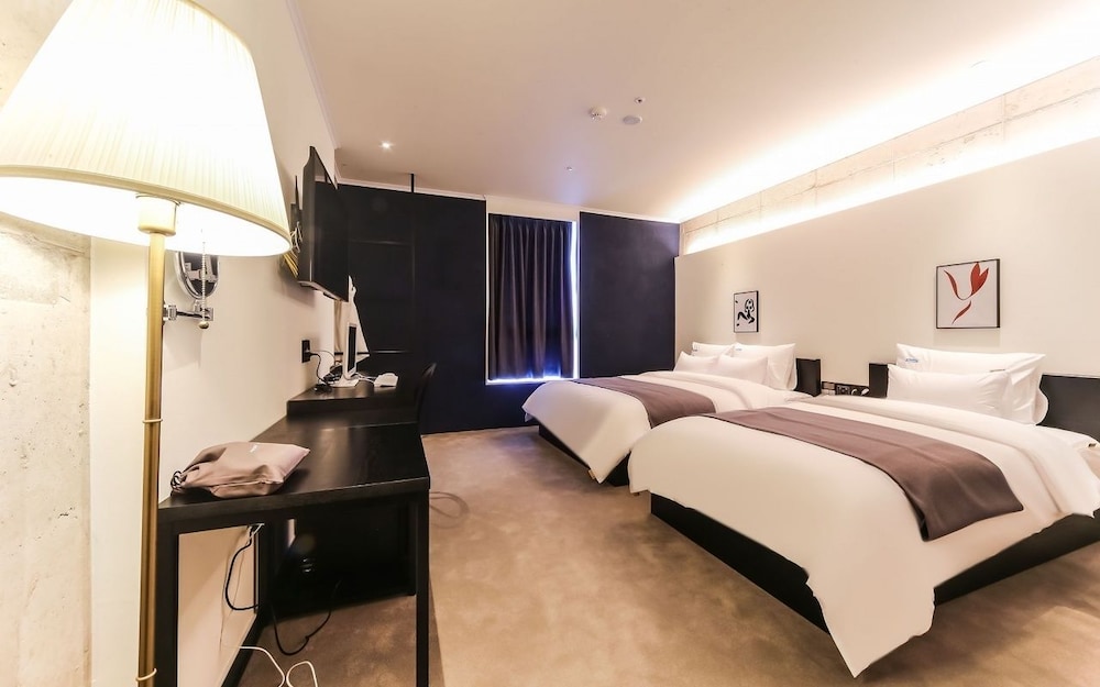 Twin Room - Photo 1