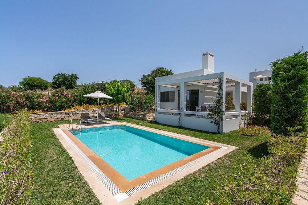Villa (Arismari) photo 2
