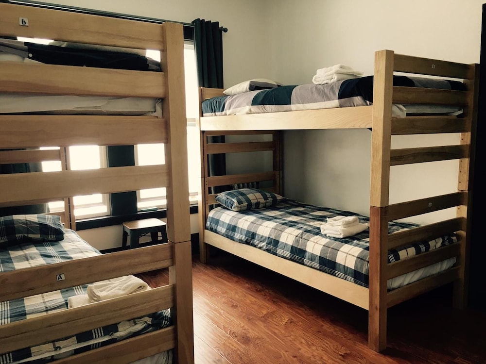 Bartlett Economy Bunks, Hall Bath Longstay - Photo 9