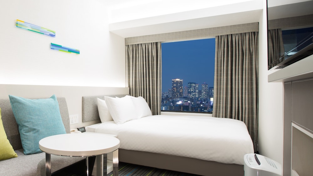 Superior Economy Double Room, Non-Smoking thumbnail 6