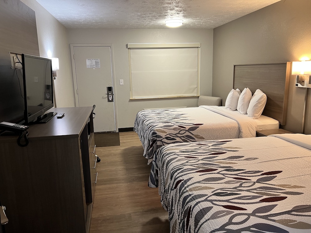 Deluxe Room, 2 Queen Beds, Non Smoking - Photo 6