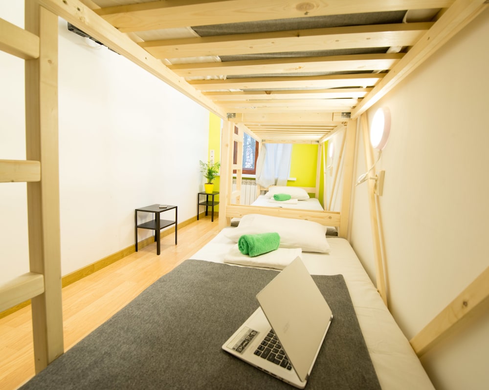 Bed in 4-Bed Dormitory for Men photo 3