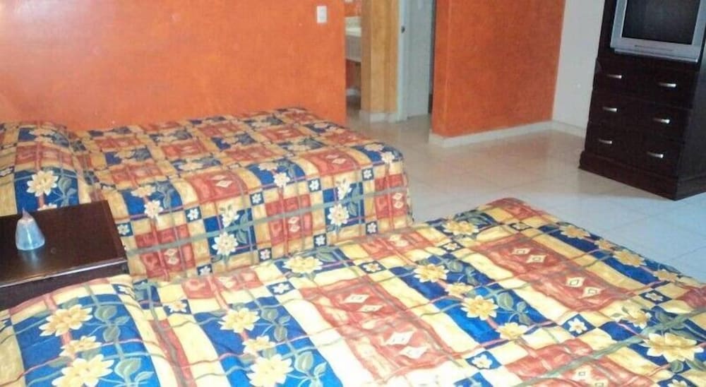 Classic Double Room, 2 Double Beds photo 2