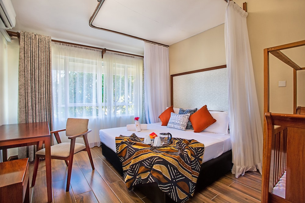 Executive Apartment, Smoking, Courtyard View