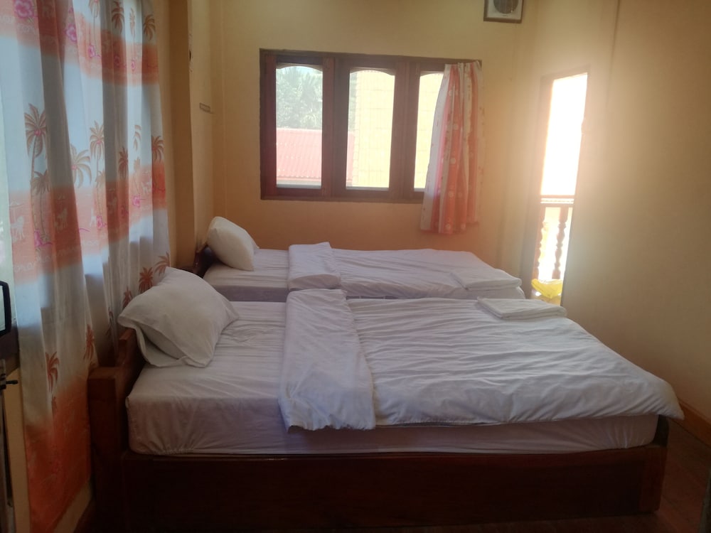 Twin Room with Fan photo 1