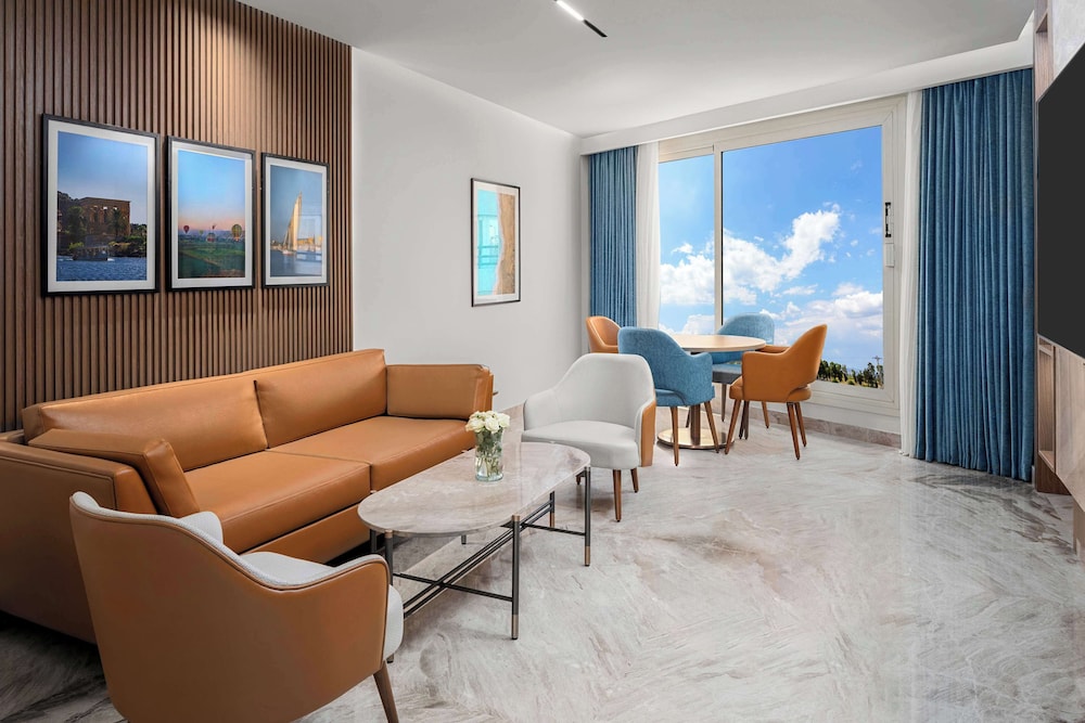 Junior Suite, 1 Queen Bed