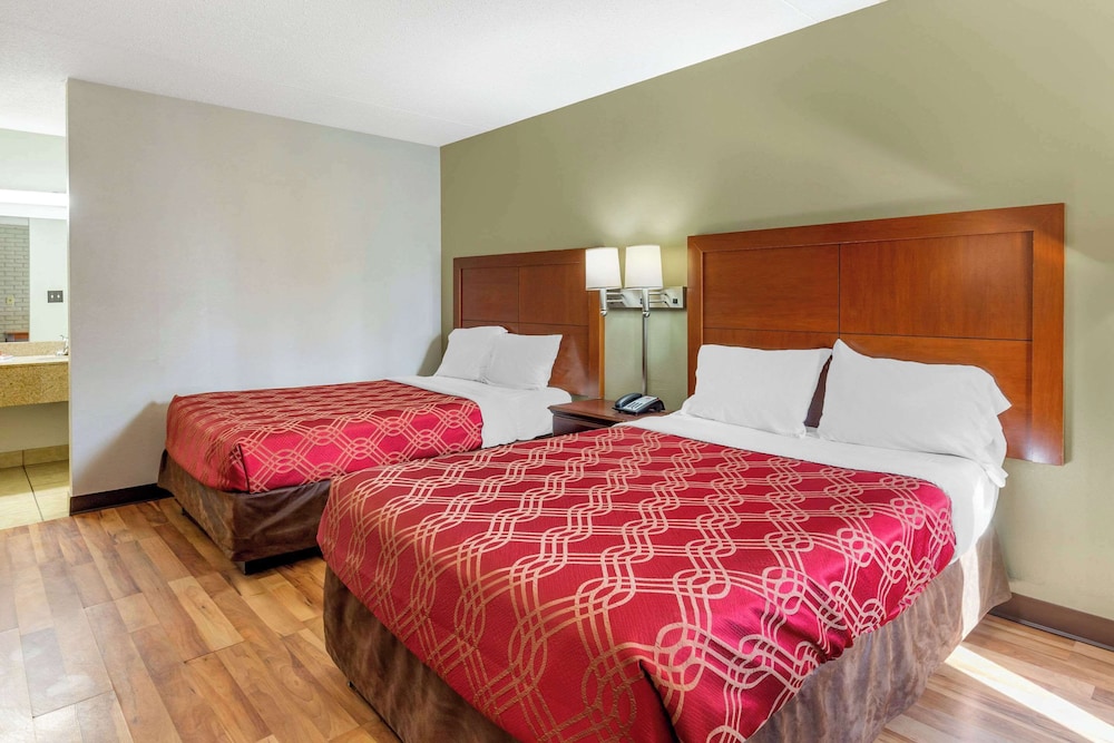 Standard Double Room, 2 Double Beds, Smoking - Photo 2