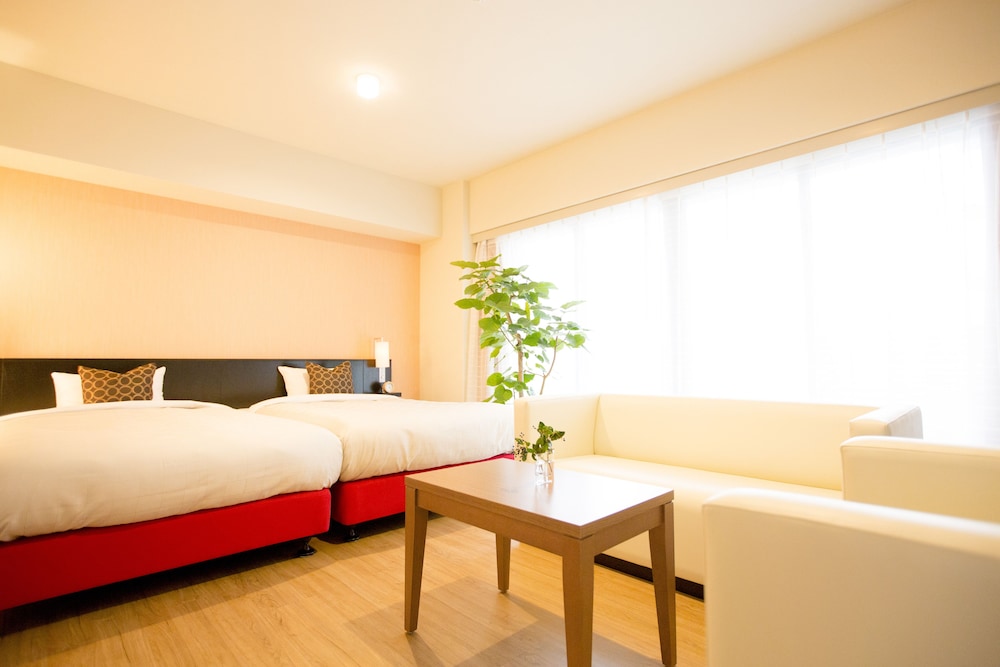 Balcony Twin Room - Non Smoking, NO group booking/ more than 2 rooms photo 3