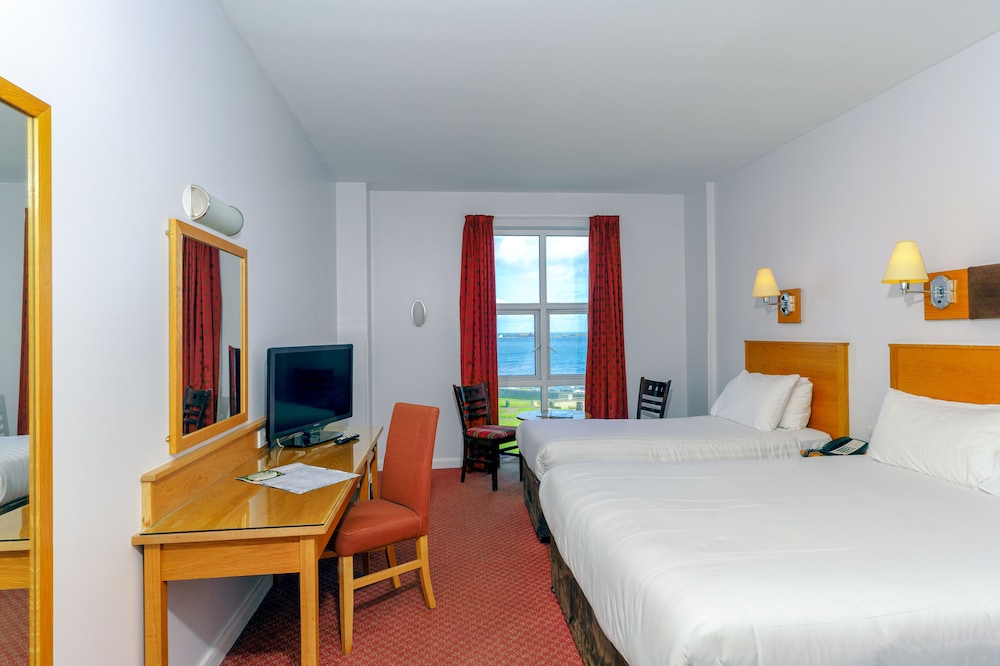 Twin Room, Non Smoking, Sea View - Photo 7