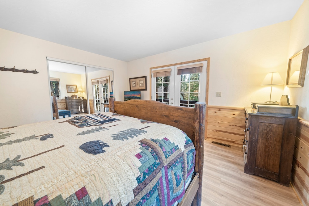 House, Multiple Beds, Patio, Mountain View