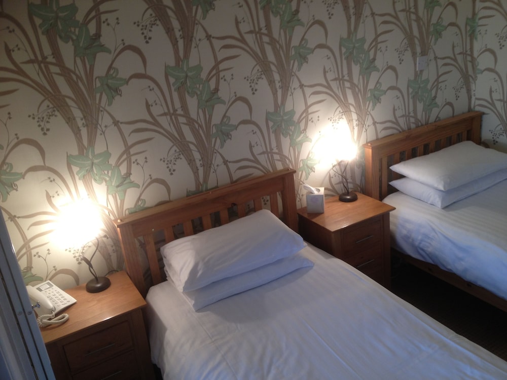 Standard Twin Room - Photo 2