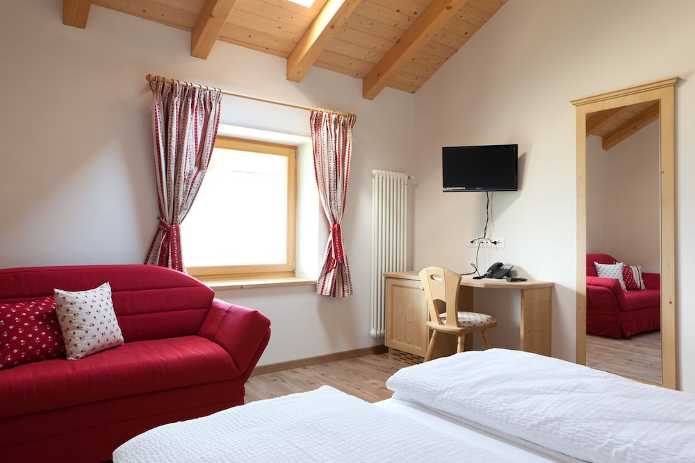 Deluxe Triple Room photo 1