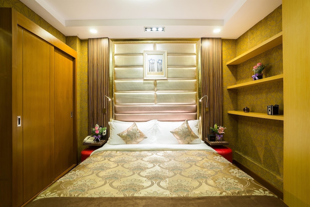 Deluxe Room, 1 Queen Bed, Non Smoking, City View photo 1