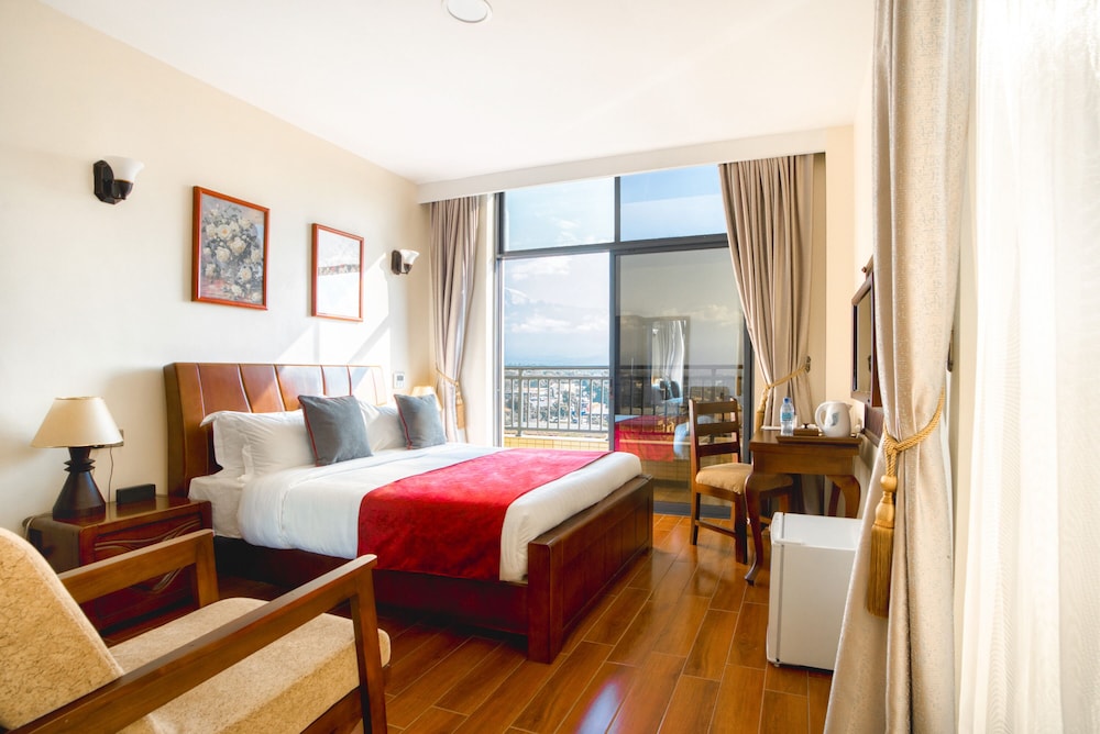 Deluxe Double Room, Balcony, Mountain View - Photo 7