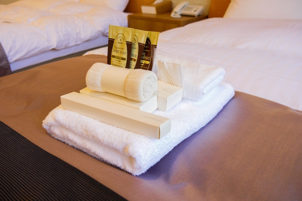 Superior Twin Room, Partial Ocean View photo 3