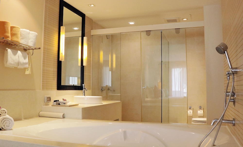 Deluxe Room, Sea View - Photo 4