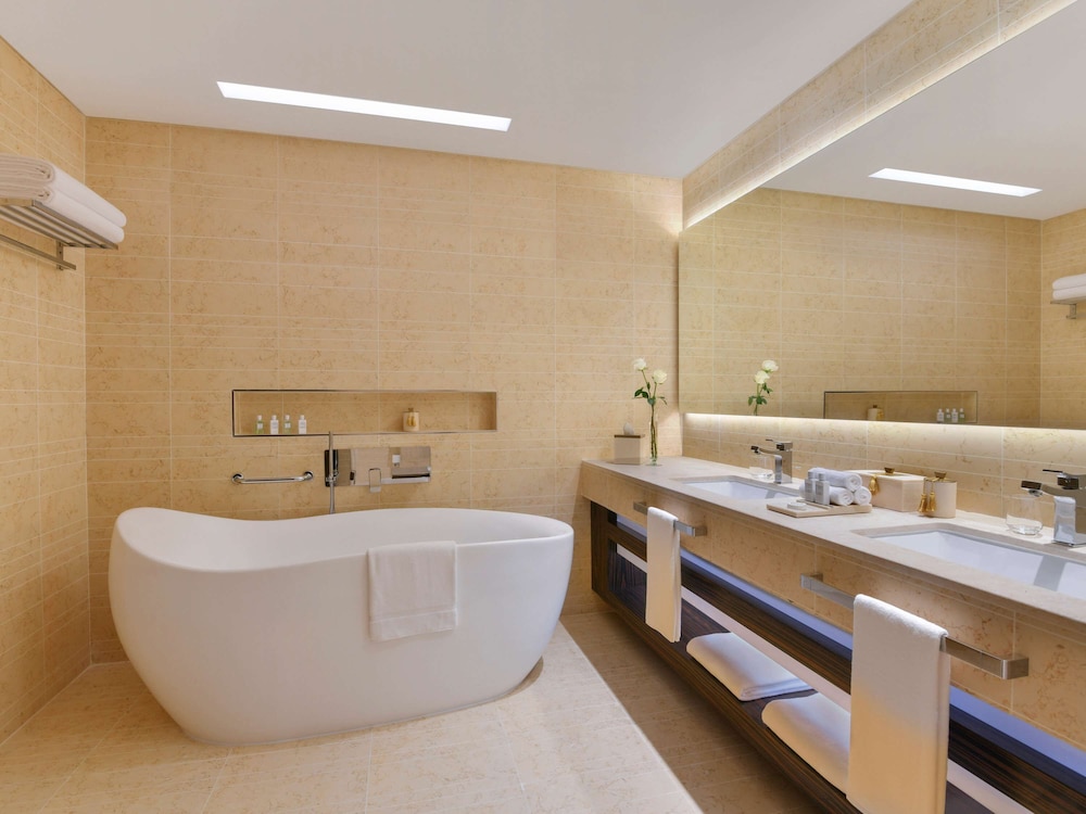 Panoramic King Suite with Club Millésime Access