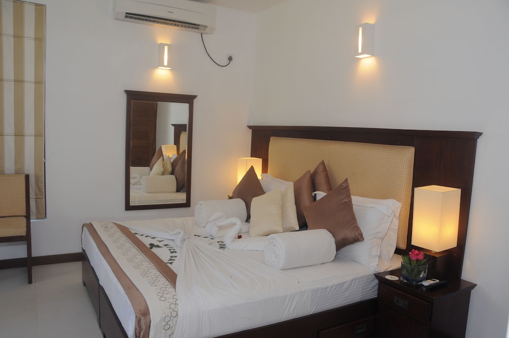 Deluxe Suite, 2 Bedrooms, Beach View photo 2