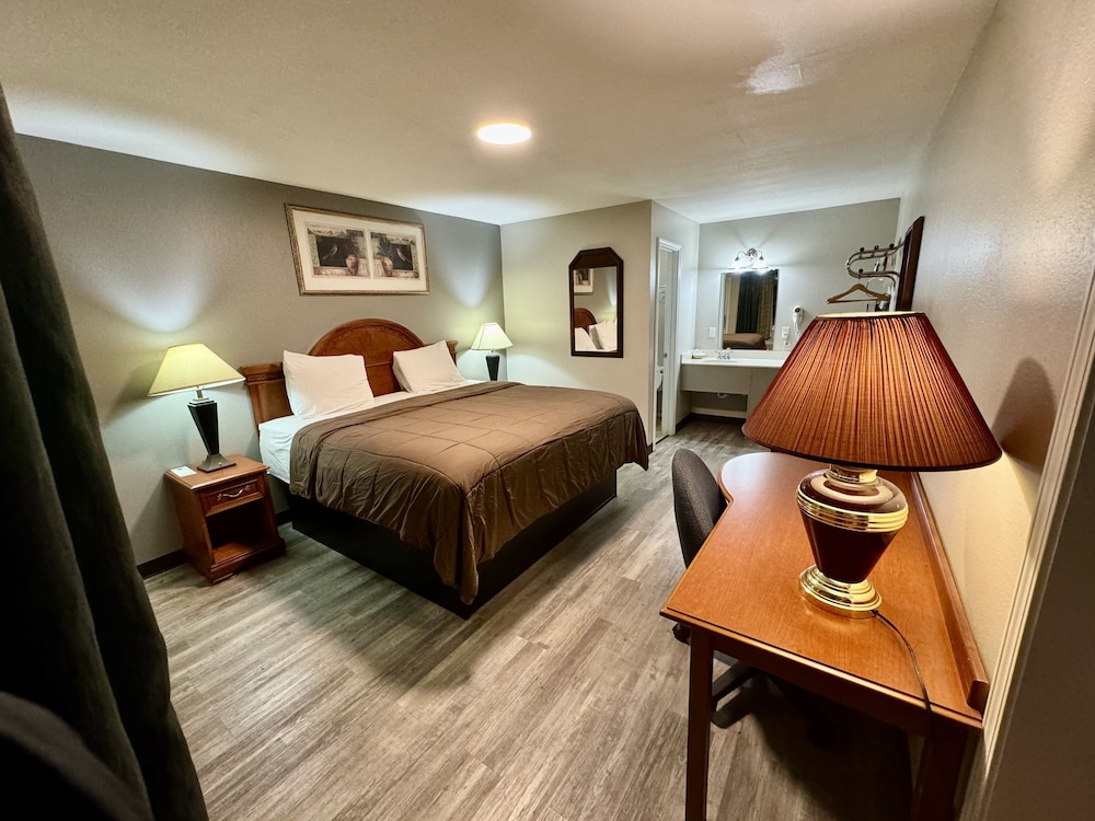Suite, 1 King Bed photo 1