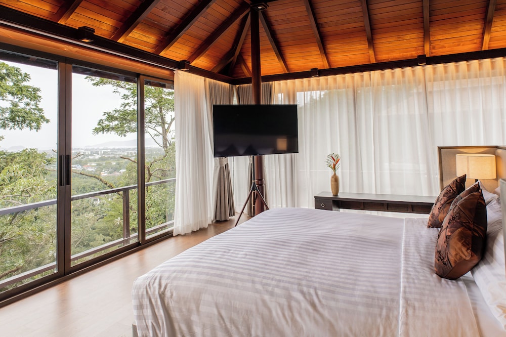 2 Bedroom Premium Waterfall Pool Villa photo 3