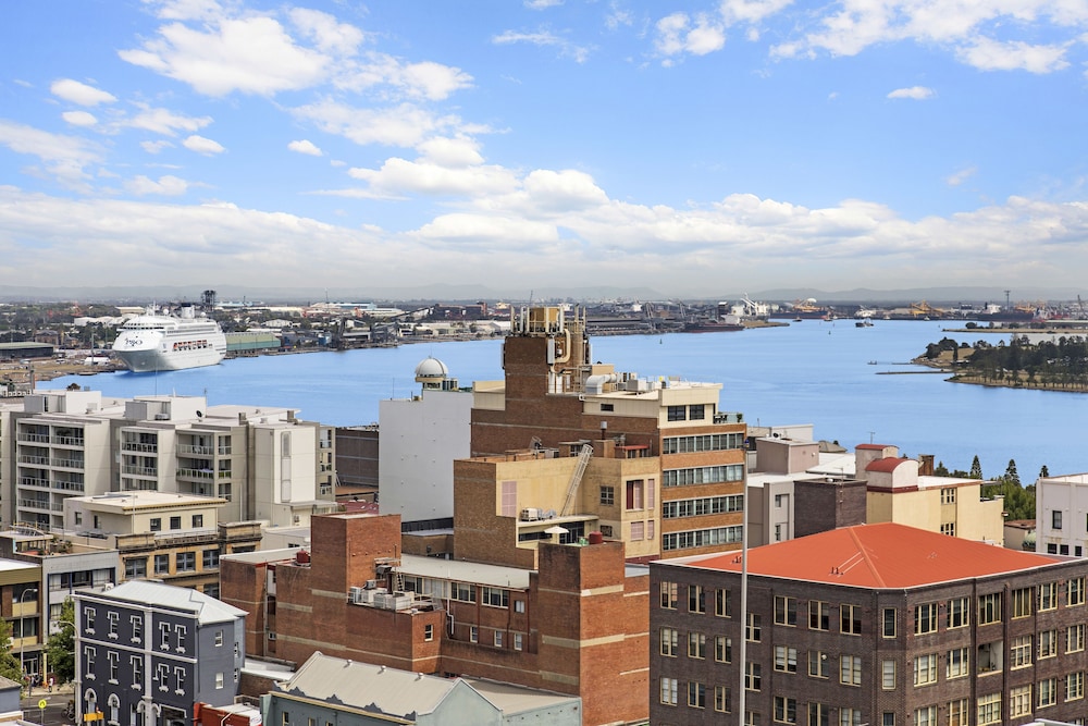 One Bedroom Apartment with City Views photo 3