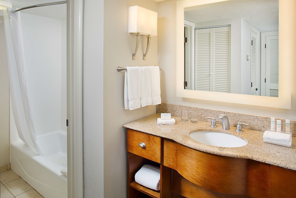 Suite, 2 Bedrooms, Non Smoking - Photo 7