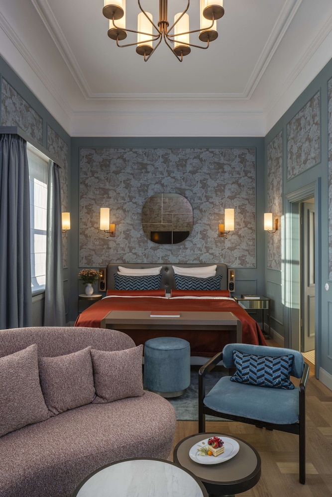 Room (Grand Palais) - Photo 2