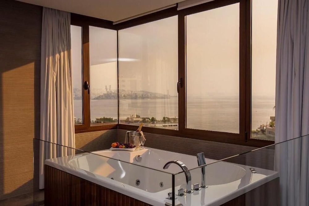 Deluxe Suite, Sea View photo 1